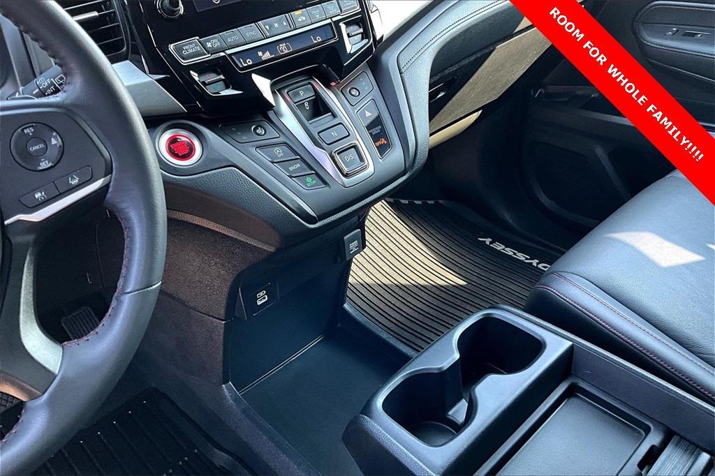 used 2023 Honda Odyssey car, priced at $35,017