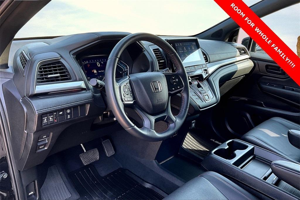 used 2023 Honda Odyssey car, priced at $35,017
