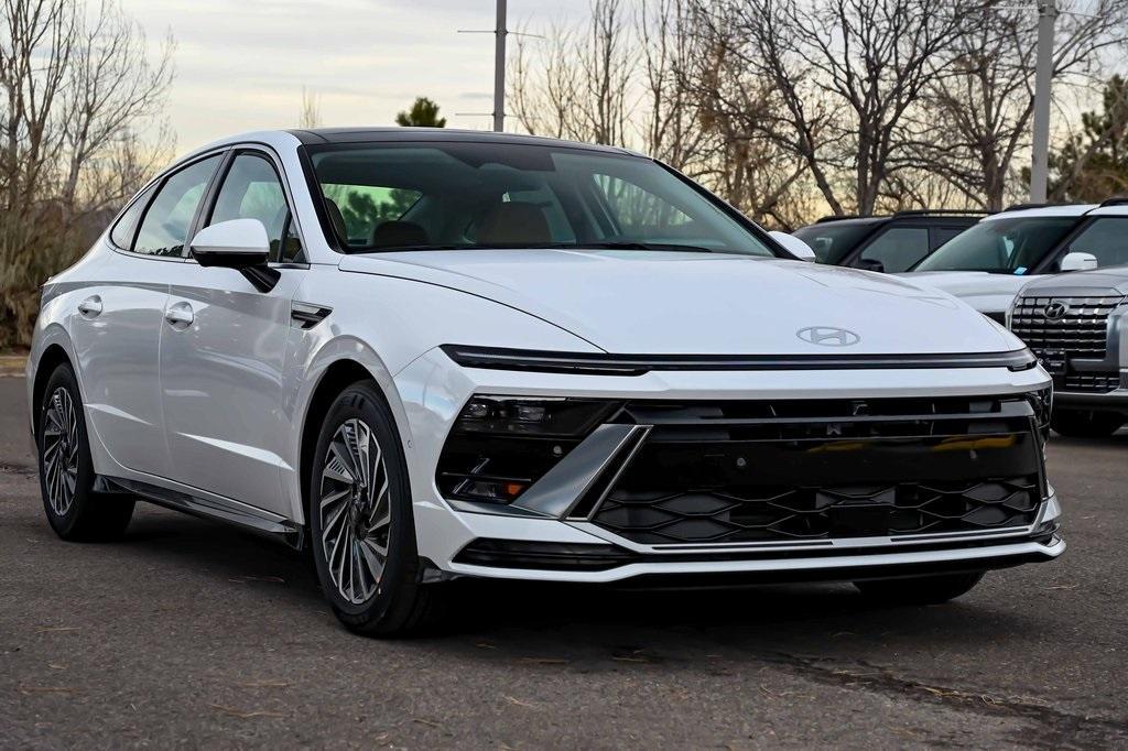 new 2025 Hyundai Sonata Hybrid car, priced at $37,130