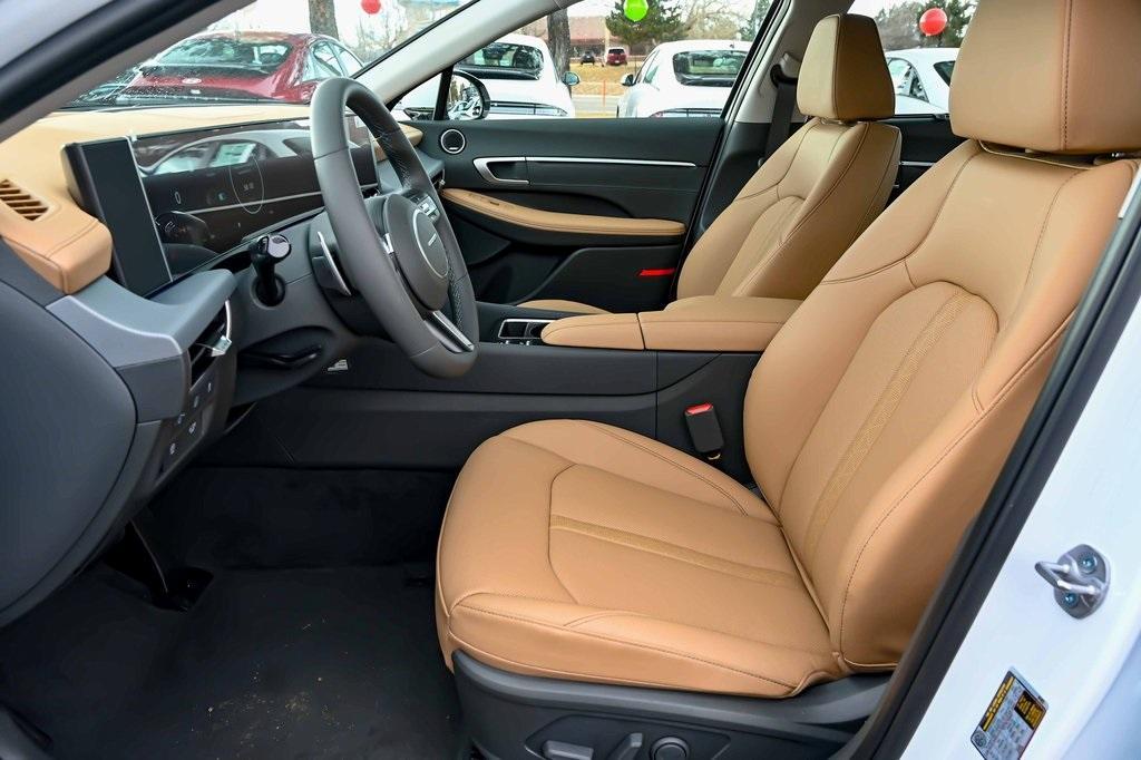 new 2025 Hyundai Sonata Hybrid car, priced at $37,130