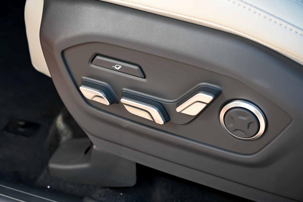 new 2025 Hyundai Santa Fe car, priced at $45,429
