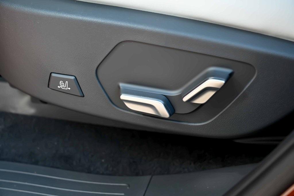 new 2025 Hyundai Santa Fe car, priced at $45,429