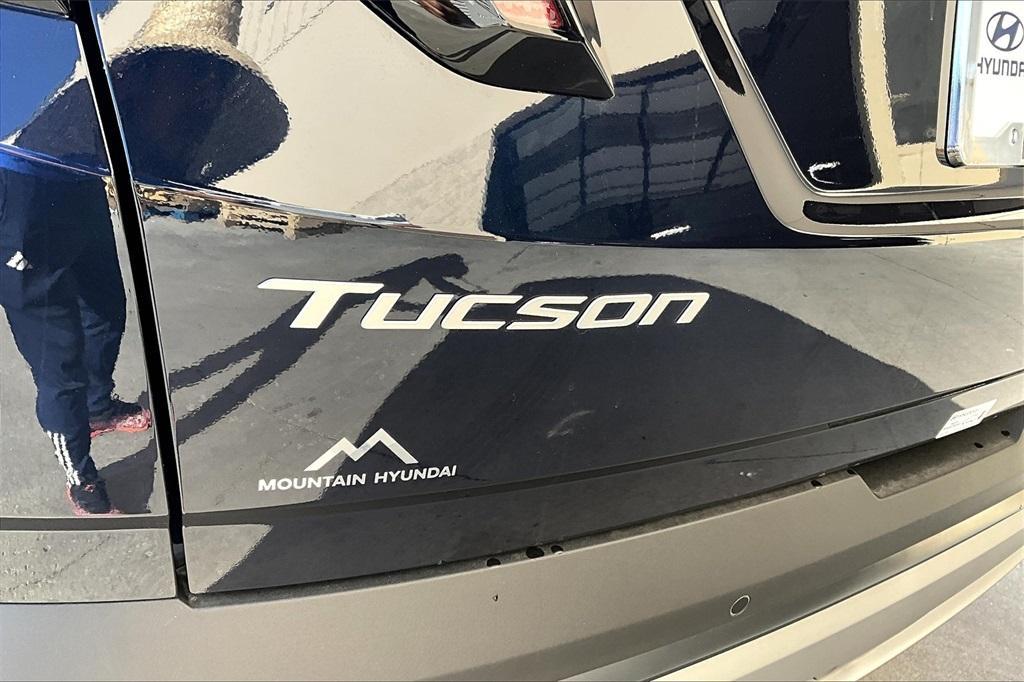 new 2025 Hyundai TUCSON Hybrid car, priced at $39,495