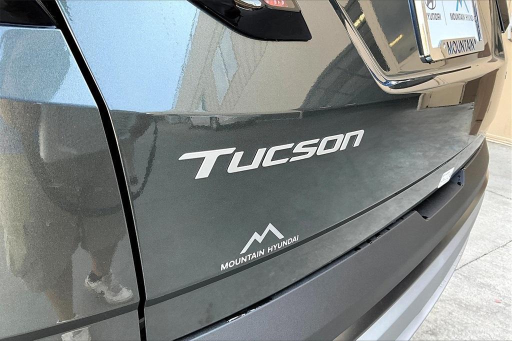 new 2025 Hyundai TUCSON Hybrid car, priced at $35,795
