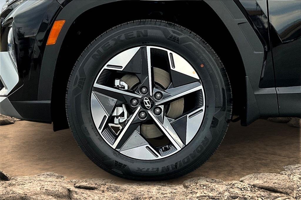 new 2025 Hyundai TUCSON Hybrid car, priced at $34,905