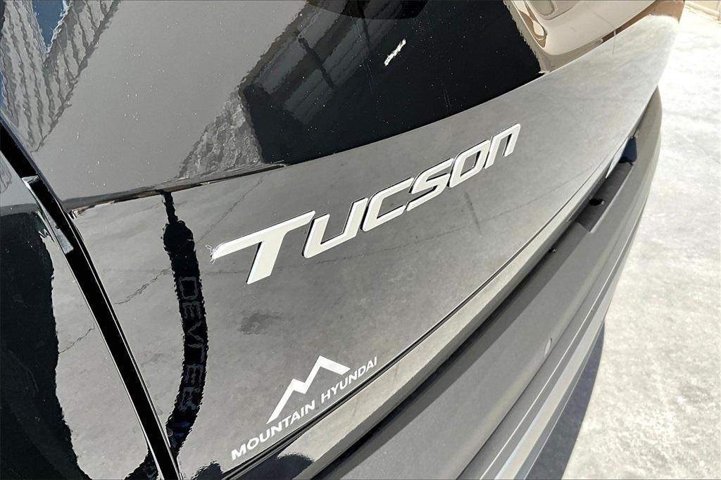 new 2025 Hyundai TUCSON Hybrid car, priced at $40,875