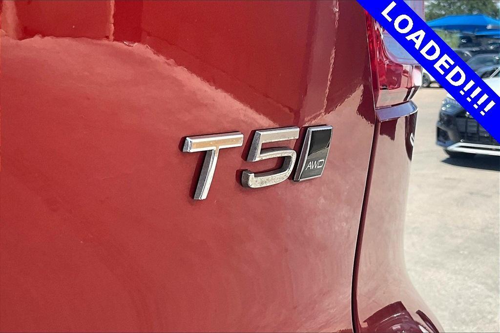 used 2019 Volvo XC40 car, priced at $20,497