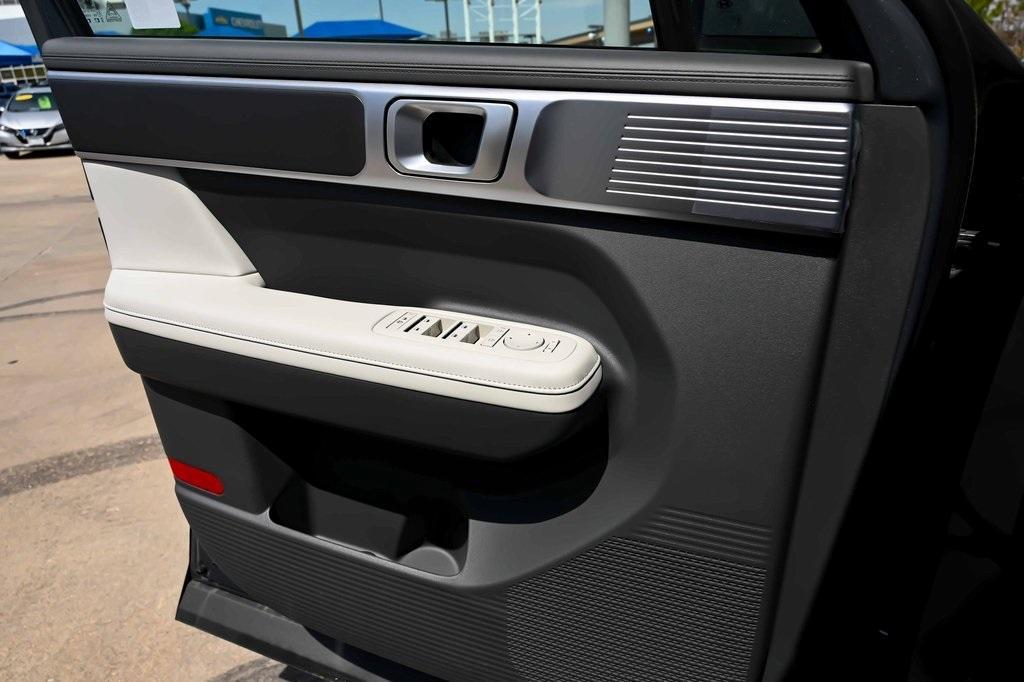 new 2025 Hyundai Santa Fe car, priced at $36,975