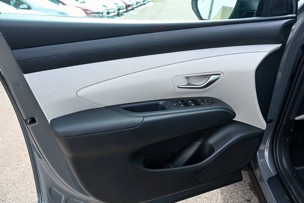 new 2025 Hyundai Tucson car, priced at $33,100