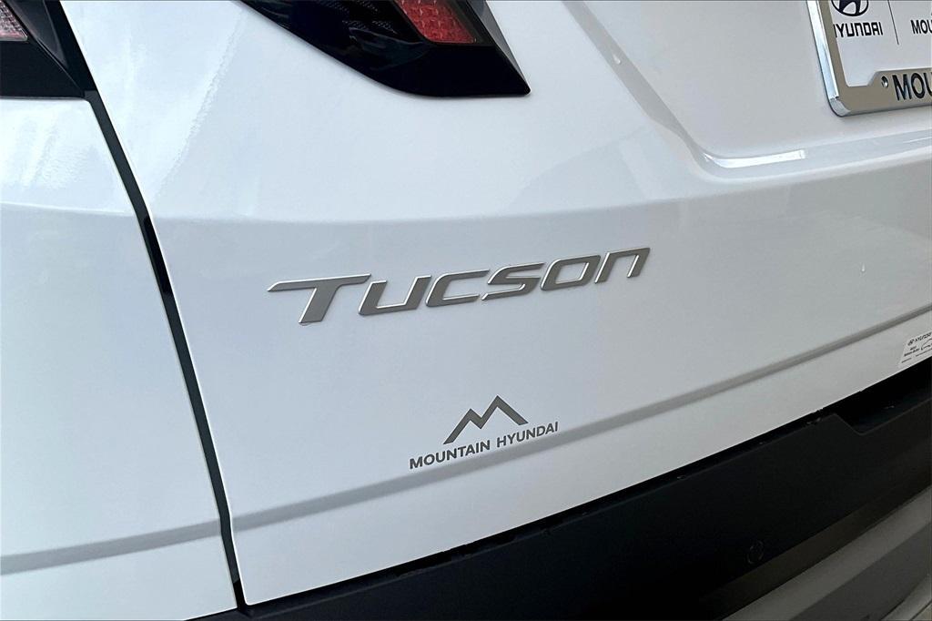 new 2025 Hyundai TUCSON Hybrid car, priced at $40,640