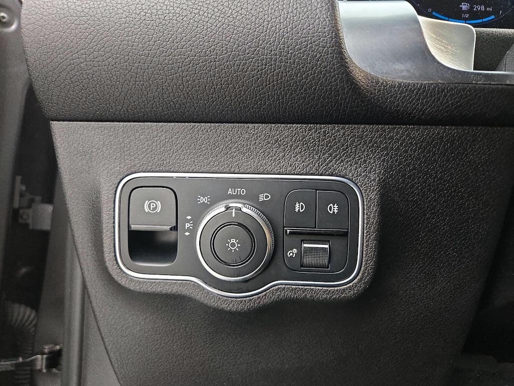 used 2021 Mercedes-Benz GLB 250 car, priced at $29,998
