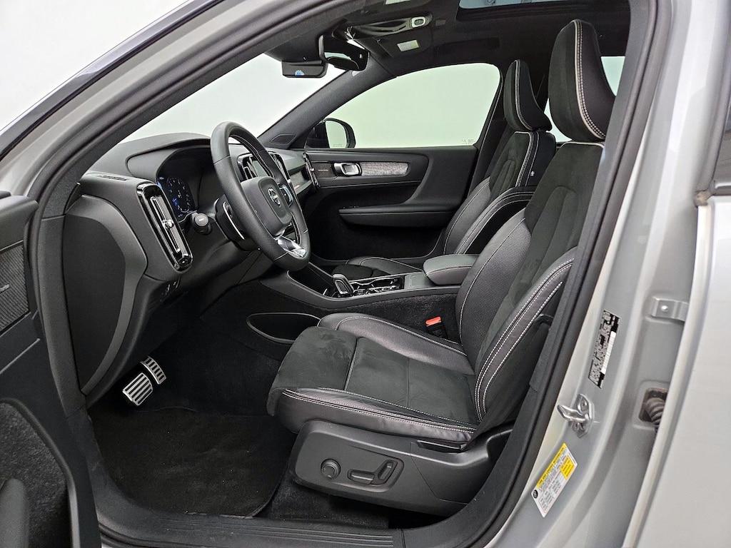 used 2019 Volvo XC40 car, priced at $23,998