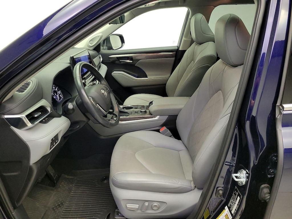 used 2021 Toyota Highlander car, priced at $44,998