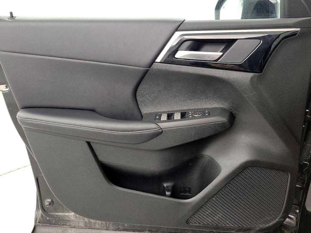 used 2023 Mitsubishi Outlander car, priced at $26,998