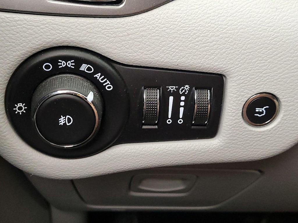 used 2020 Jeep Cherokee car, priced at $20,998