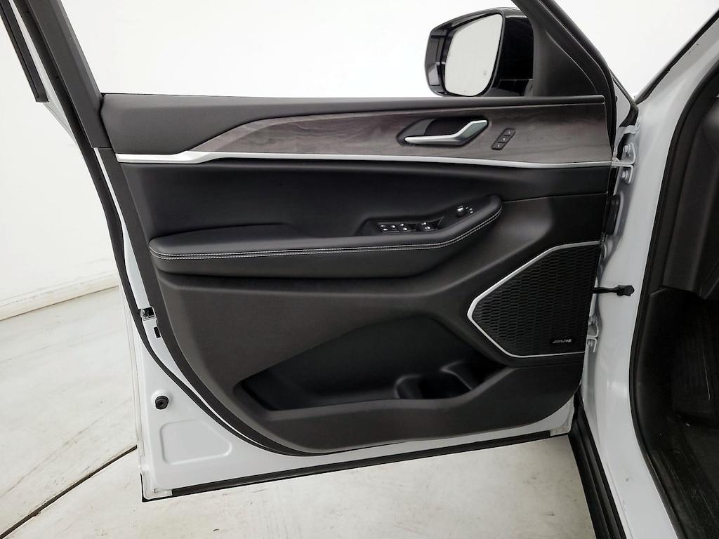 used 2022 Jeep Grand Cherokee car, priced at $31,998