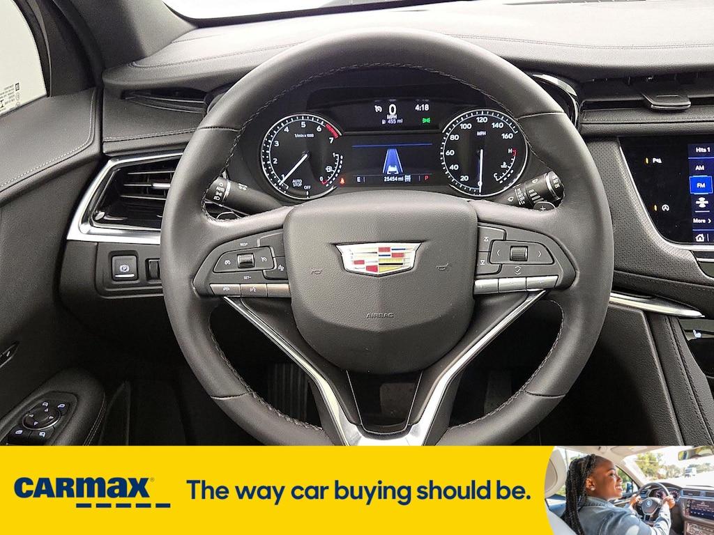 used 2022 Cadillac XT6 car, priced at $35,998