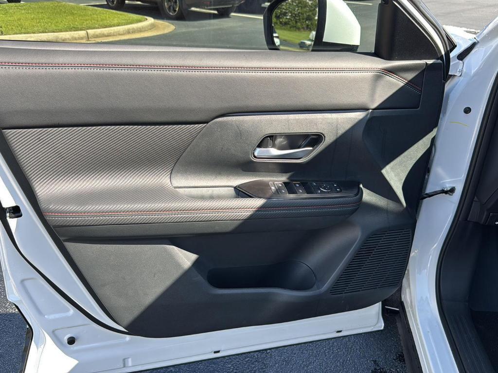 new 2025 Nissan Kicks car, priced at $28,025