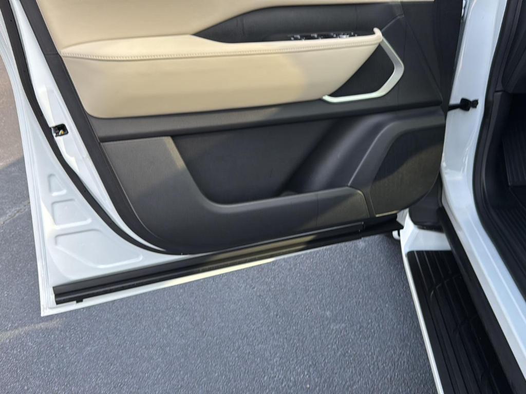 new 2025 Nissan Armada car, priced at $77,548