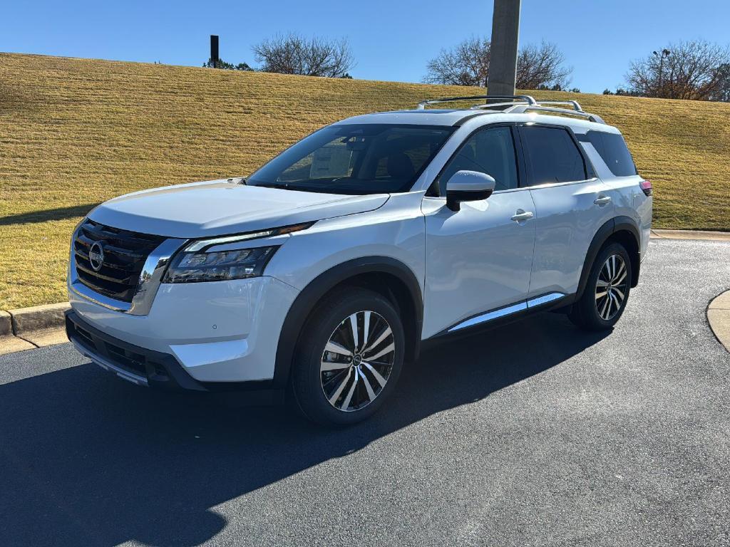 new 2025 Nissan Pathfinder car, priced at $46,227