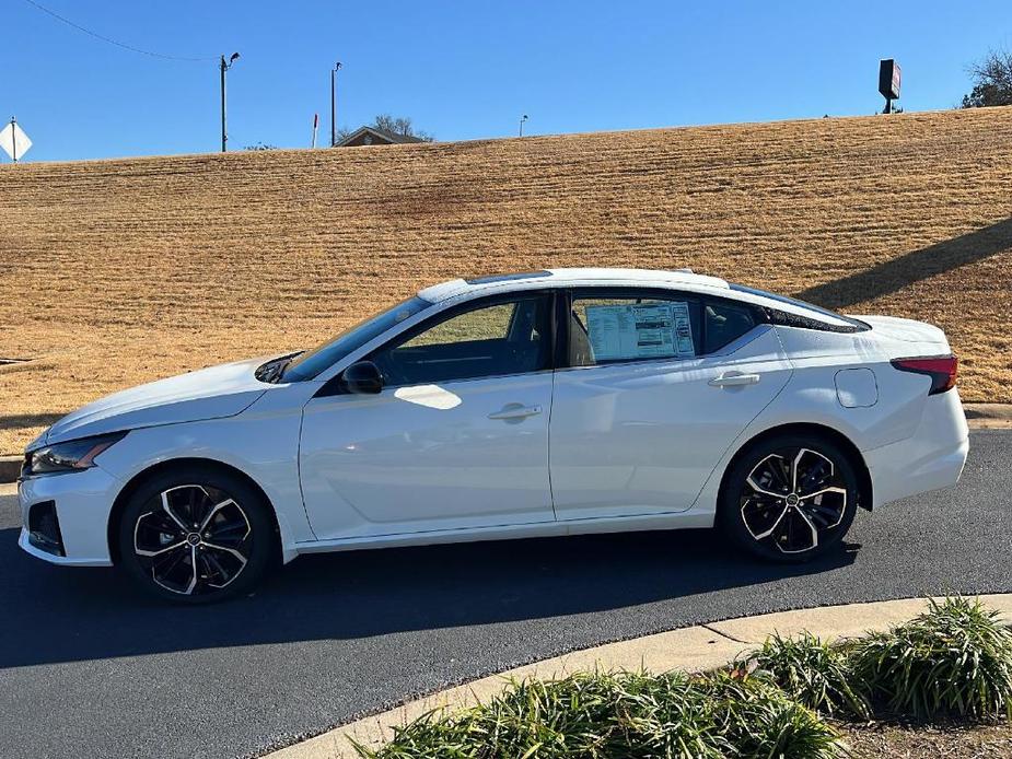 new 2025 Nissan Altima car, priced at $33,100