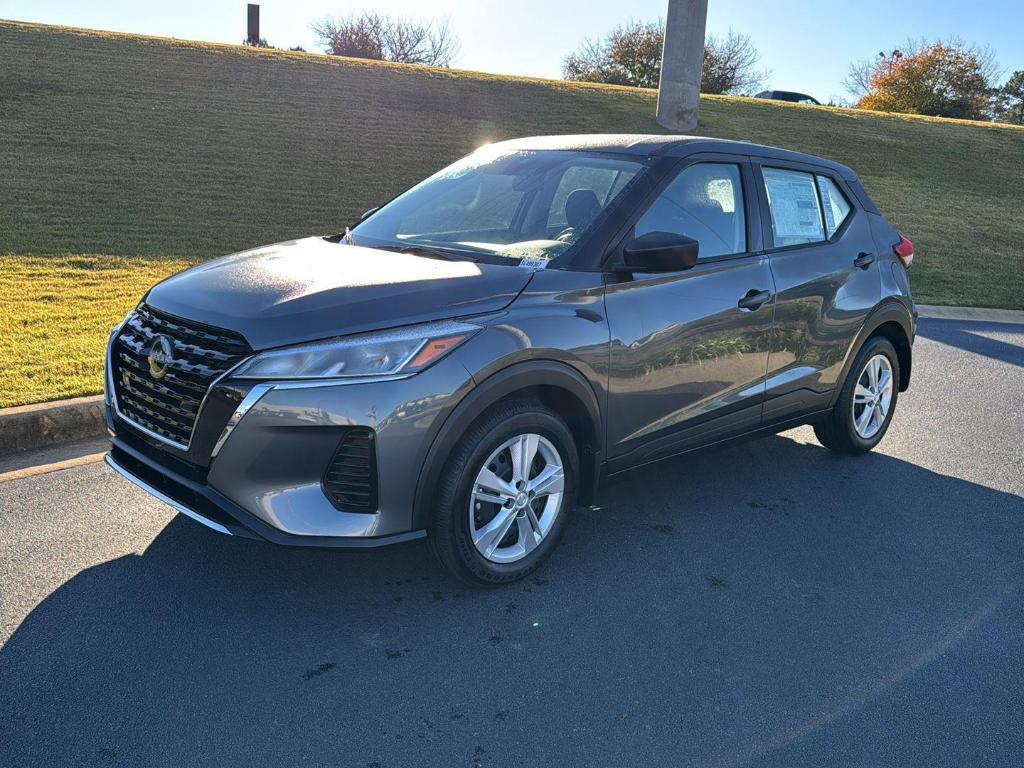 new 2025 Nissan Kicks Play car, priced at $22,041