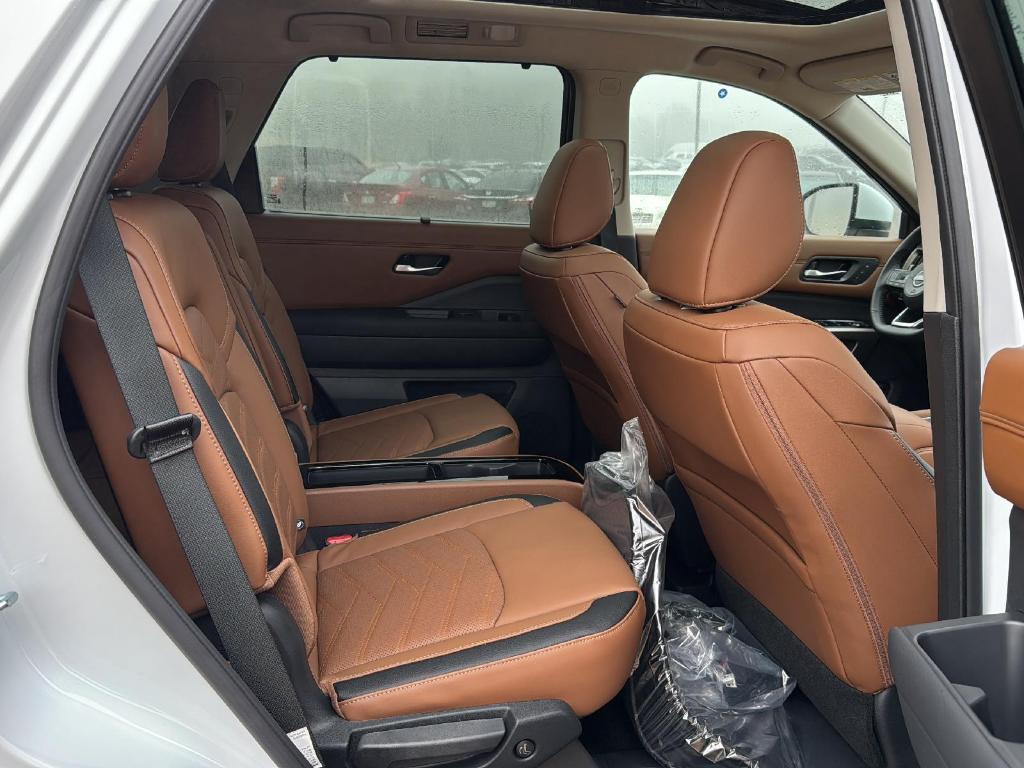 new 2025 Nissan Pathfinder car, priced at $46,641