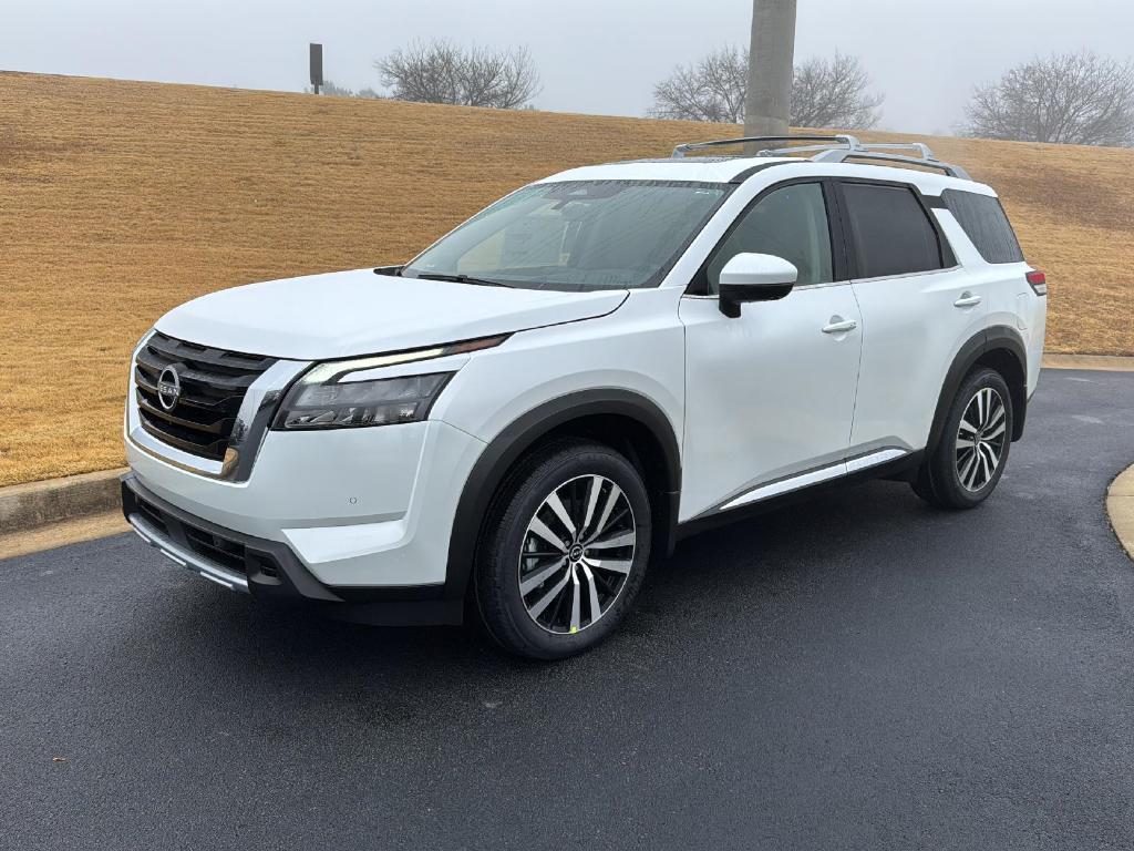 new 2025 Nissan Pathfinder car, priced at $51,990