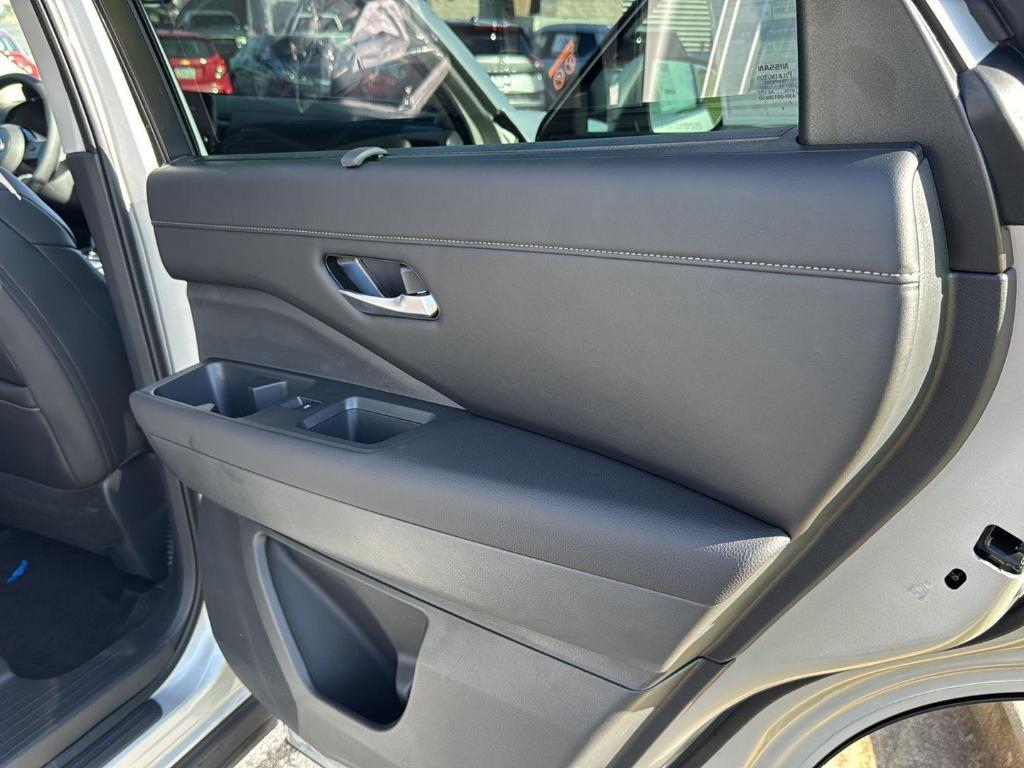 new 2025 Nissan Pathfinder car, priced at $40,722