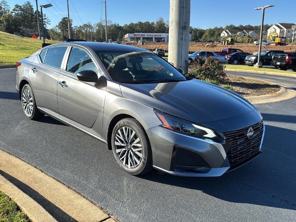 new 2025 Nissan Altima car, priced at $26,906