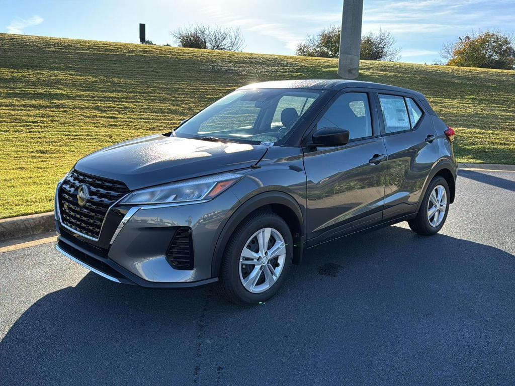 new 2025 Nissan Kicks Play car, priced at $21,872