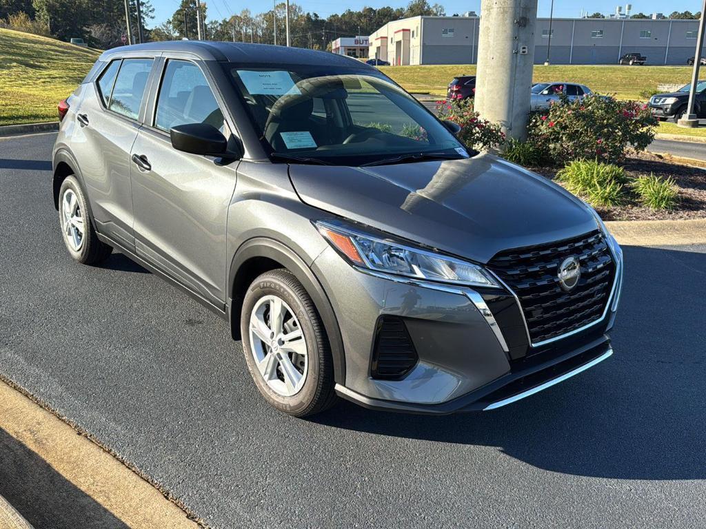 new 2025 Nissan Kicks Play car, priced at $21,872