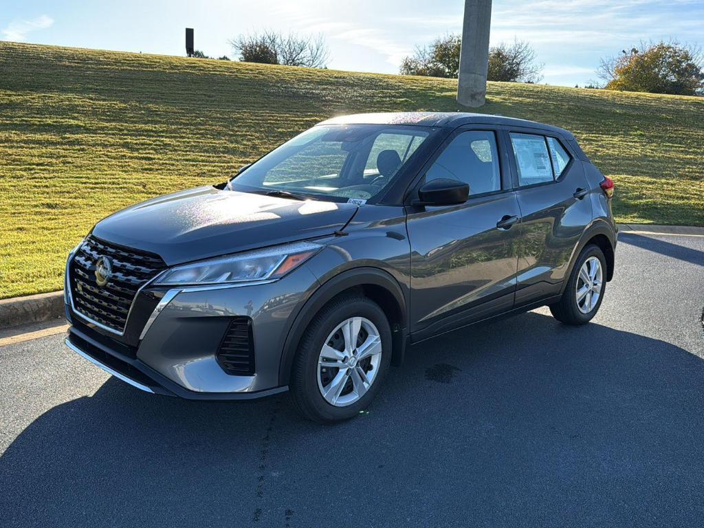 new 2025 Nissan Kicks Play car, priced at $21,872