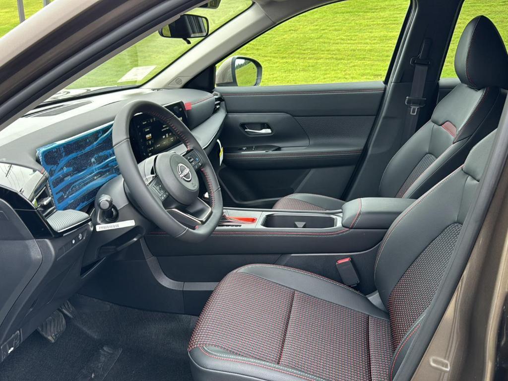 new 2025 Nissan Kicks car, priced at $25,204
