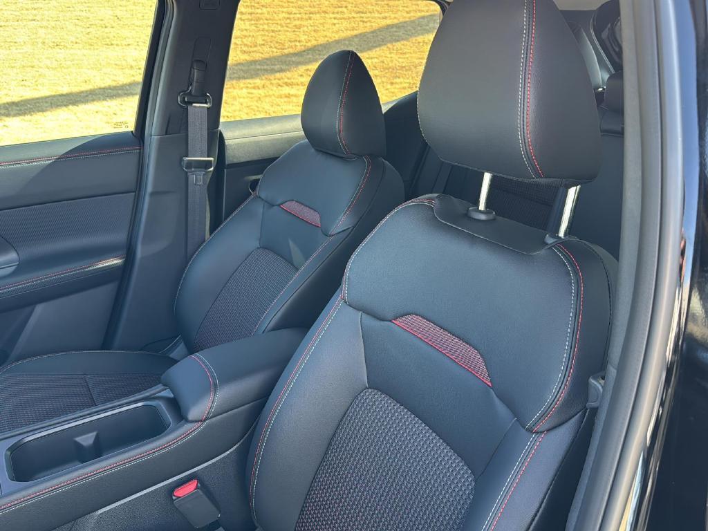 new 2025 Nissan Kicks car, priced at $27,950