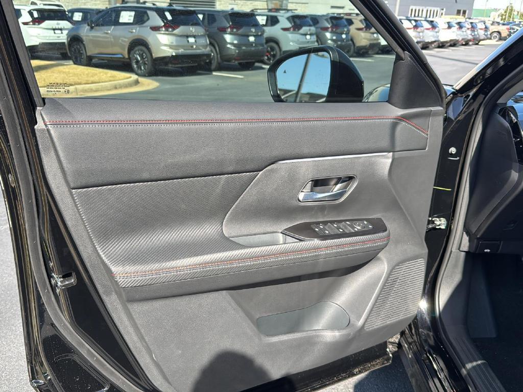 new 2025 Nissan Kicks car, priced at $27,950