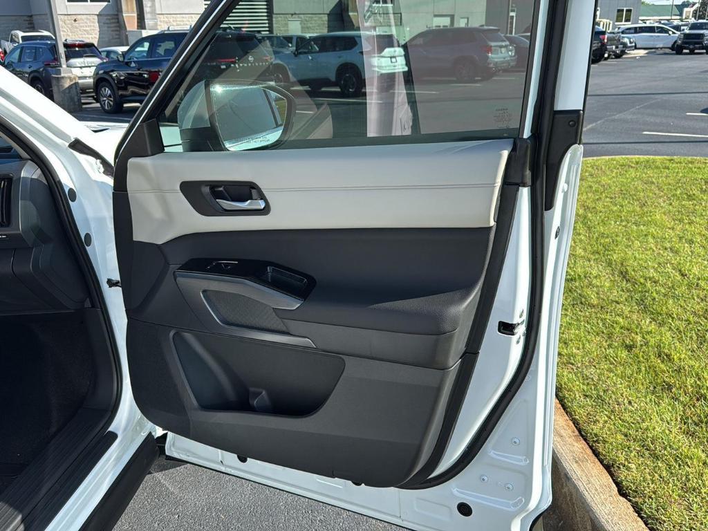 new 2025 Nissan Pathfinder car, priced at $47,100