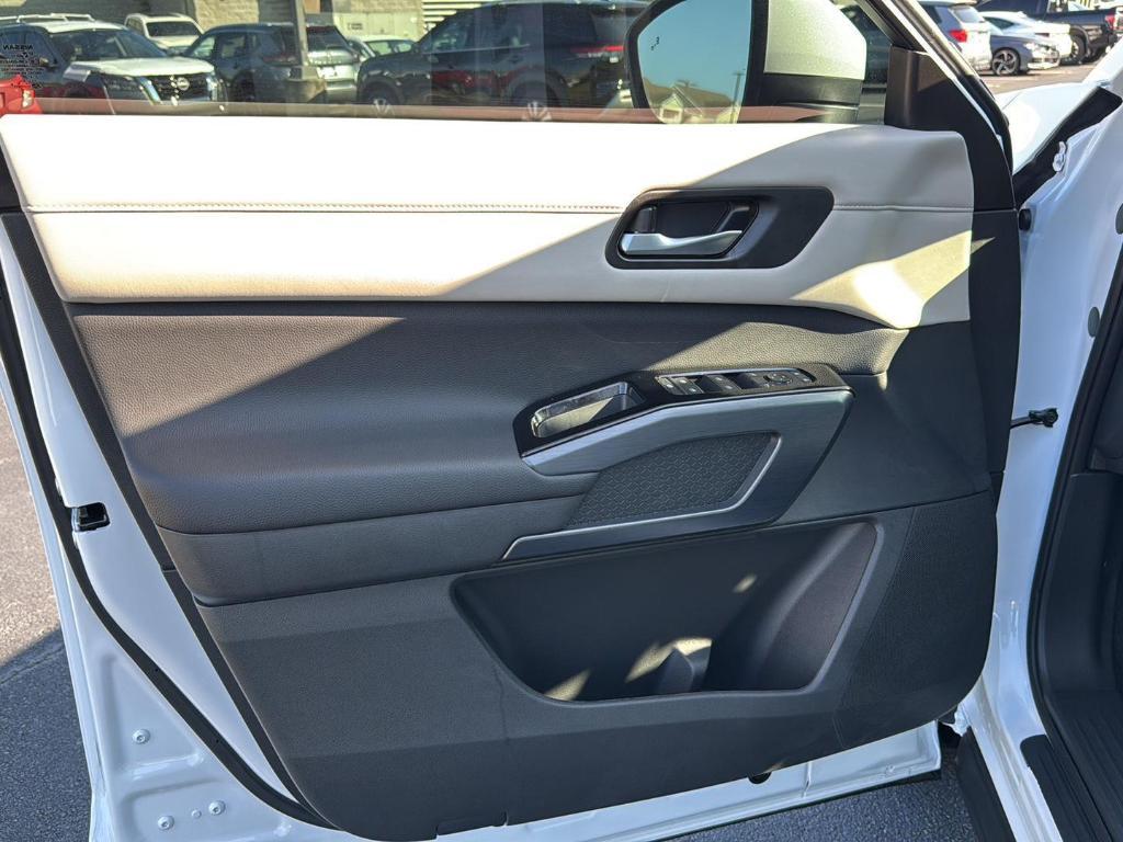 new 2025 Nissan Pathfinder car, priced at $47,100