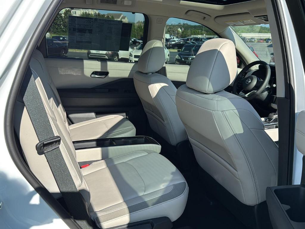 new 2025 Nissan Pathfinder car, priced at $47,100
