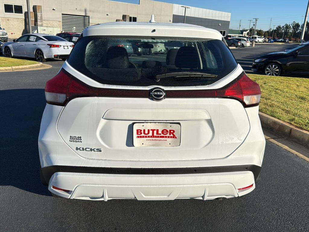 new 2025 Nissan Kicks Play car, priced at $21,872