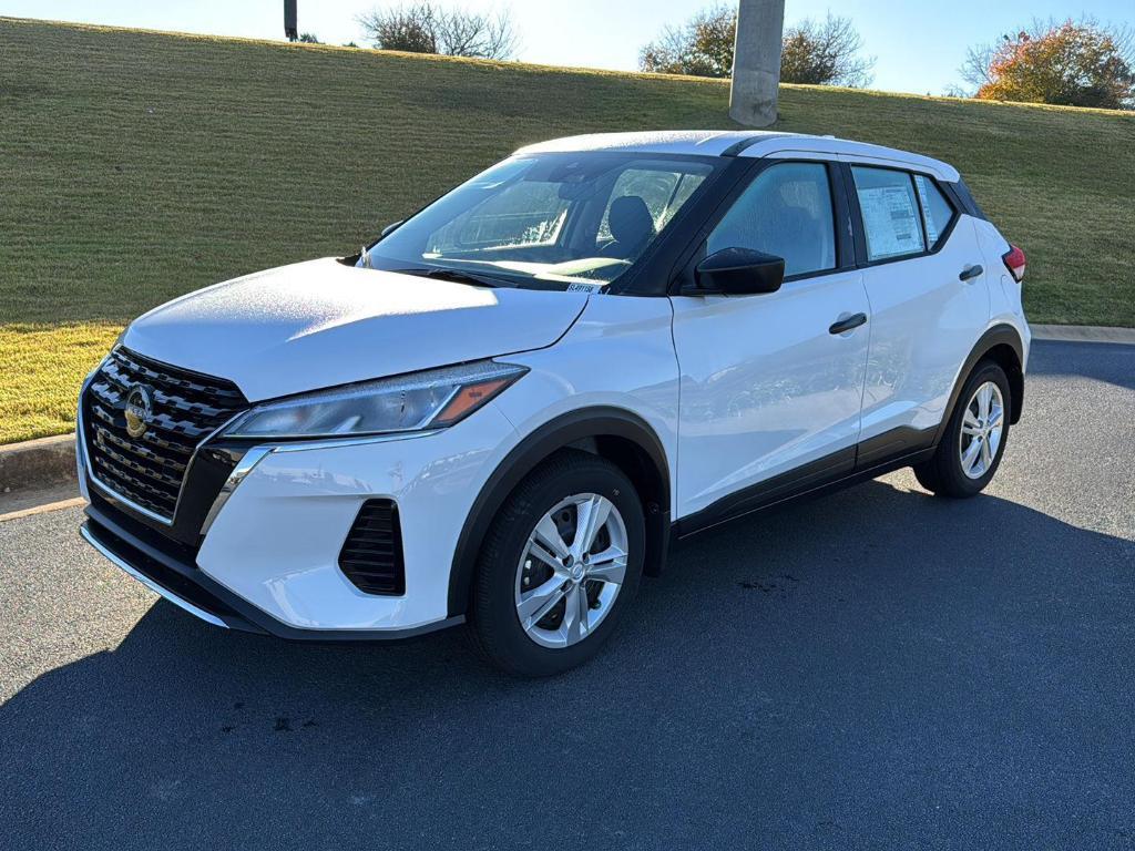 new 2025 Nissan Kicks Play car, priced at $21,872