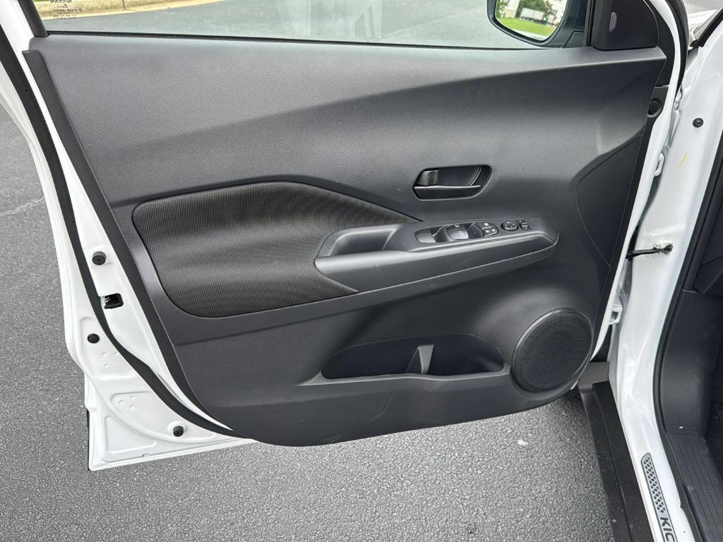 new 2025 Nissan Kicks Play car, priced at $21,516