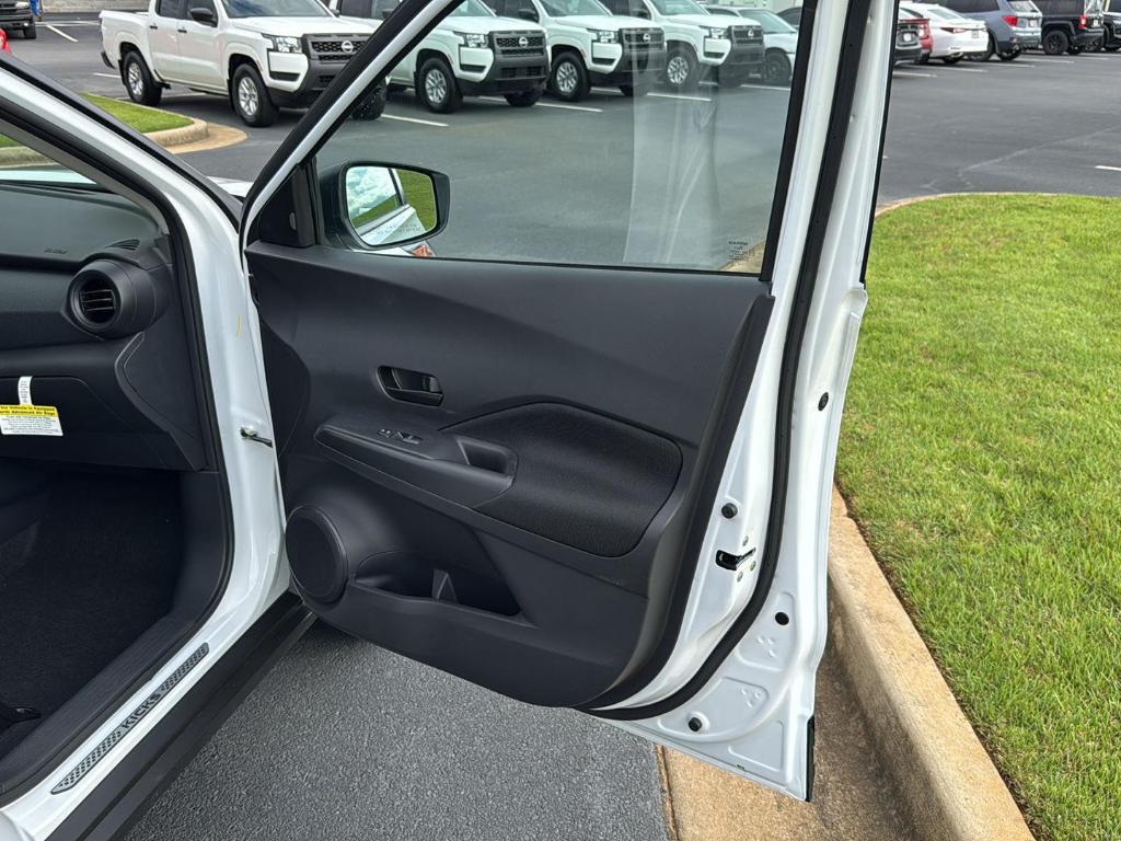 new 2025 Nissan Kicks Play car, priced at $21,516