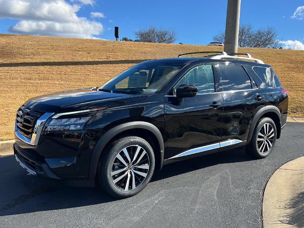 new 2025 Nissan Pathfinder car, priced at $52,605