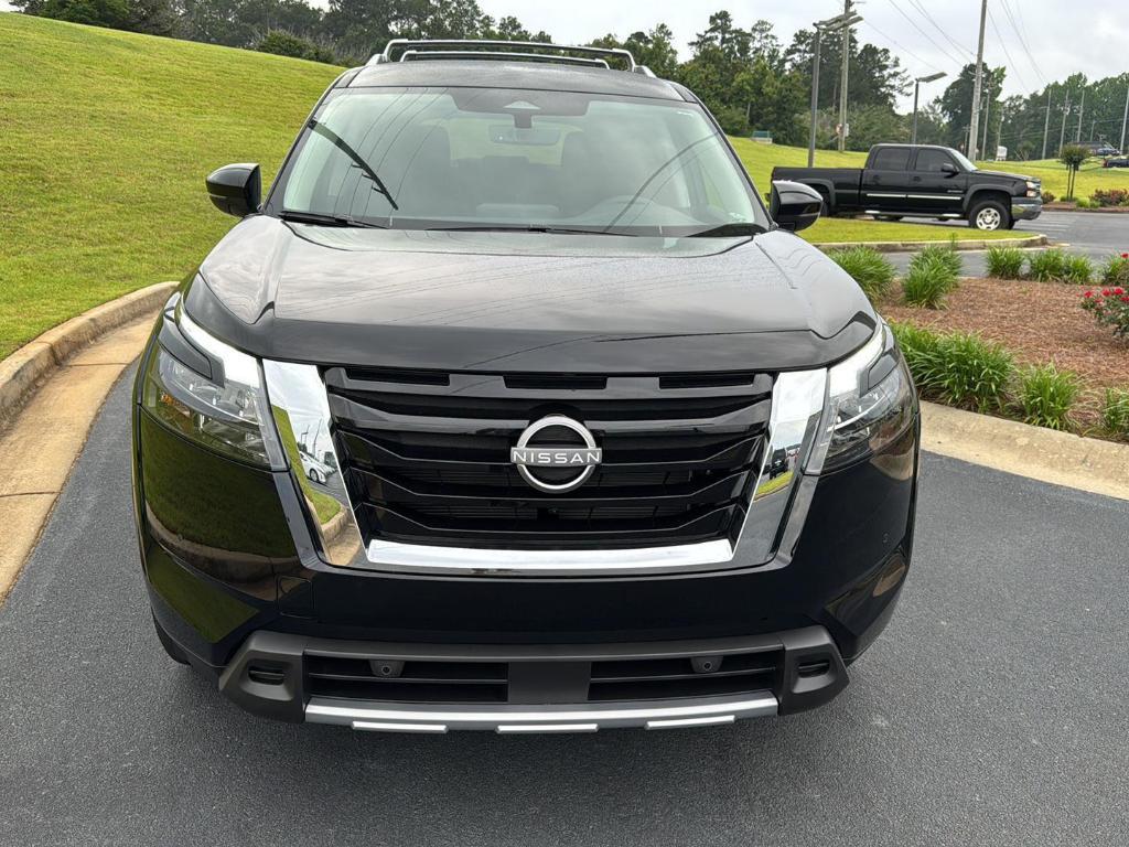 new 2025 Nissan Pathfinder car, priced at $40,228