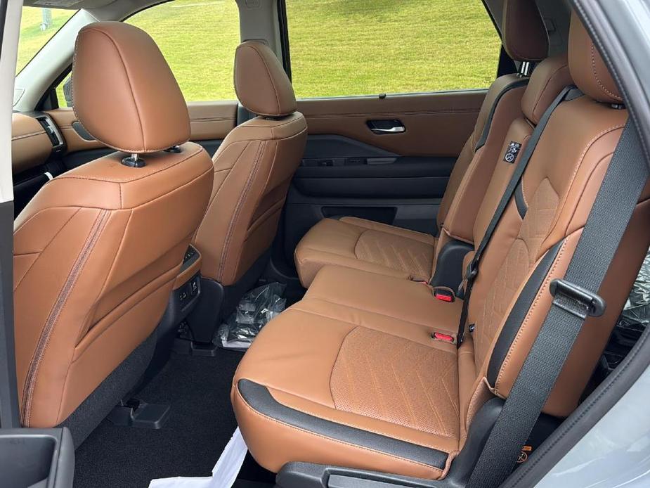 new 2025 Nissan Pathfinder car, priced at $53,435