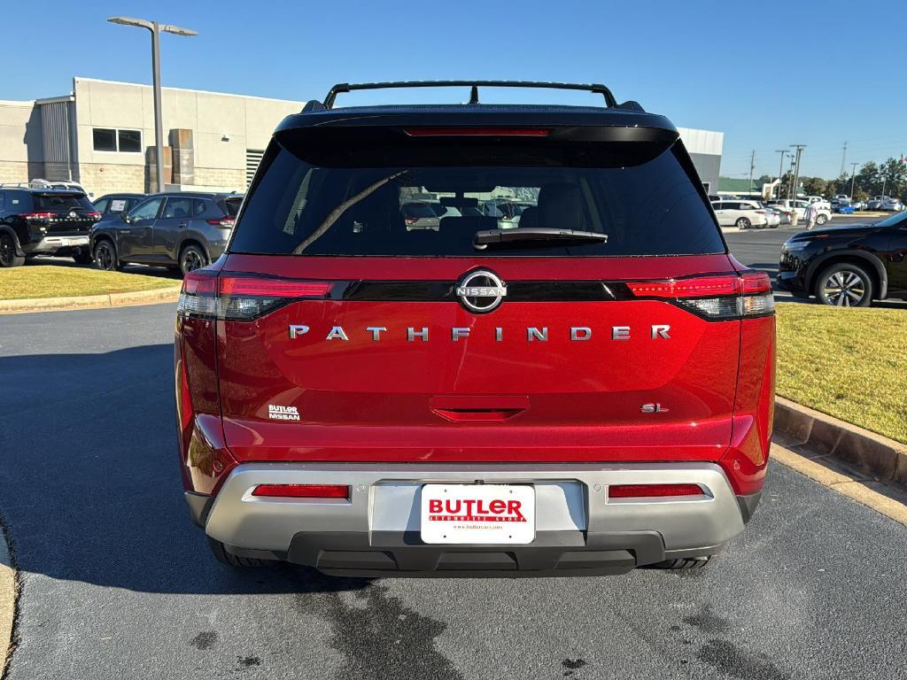 new 2025 Nissan Pathfinder car, priced at $40,692