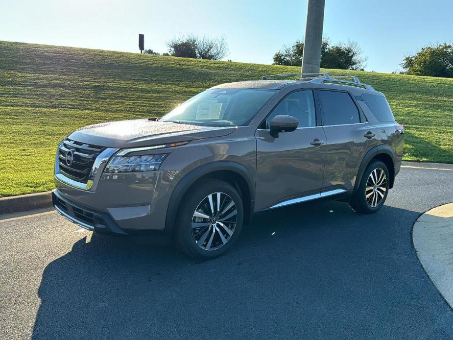 new 2024 Nissan Pathfinder car, priced at $45,542