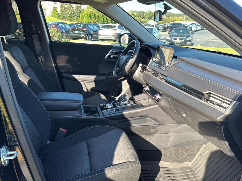 used 2024 Mitsubishi Outlander car, priced at $24,555