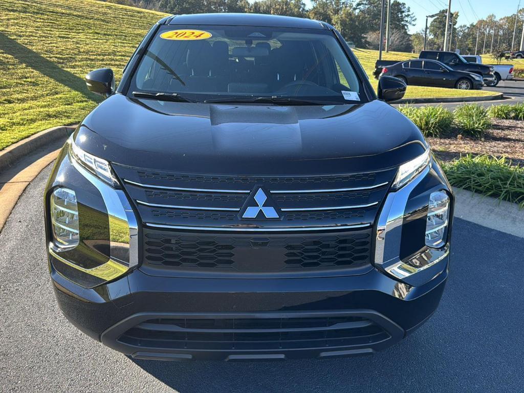 used 2024 Mitsubishi Outlander car, priced at $24,555